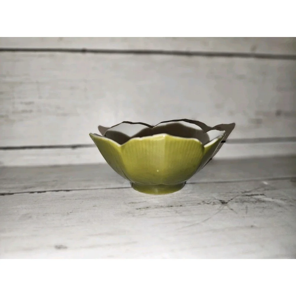 Vintage Avocado Green White Lotus Blossom Porcelain MCM‎ Rice Bowls Flower Petal